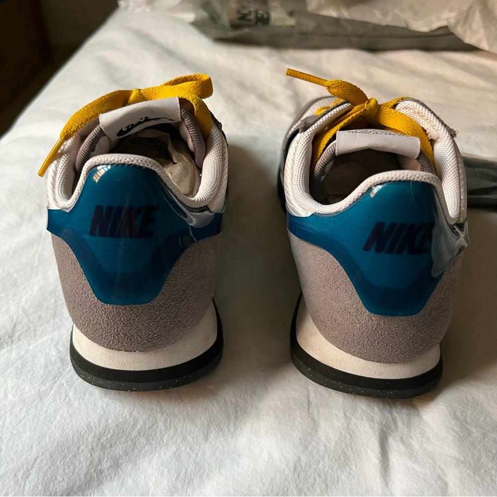 Nike V- Love O.X. - Picture 4 of 7